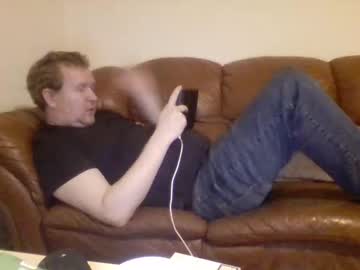 Redlols Chaturbate stream image from June 21, 2025