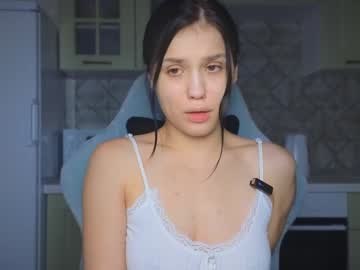 Mia___Lunaa Chaturbate stream image from June 22, 2025