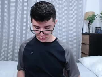 Kevinhunts Chaturbate stream image from June 22, 2025