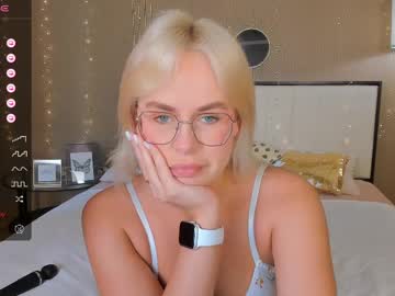 Bellatip Chaturbate stream image from June 22, 2025
