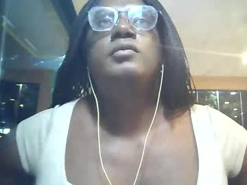 Naomifux Chaturbate stream image from June 22, 2025