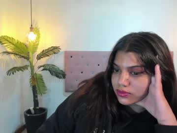 Lindabreexlove Chaturbate stream image from June 22, 2025