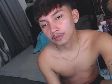 Asian_Hugedickx Chaturbate stream image from June 22, 2025