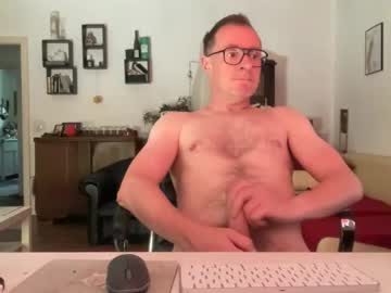 Bjoernauskoeln Chaturbate stream image from June 22, 2025