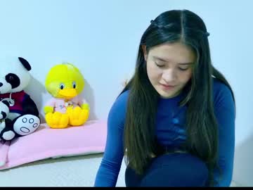 Emilyybennet_ Chaturbate stream image from June 22, 2025