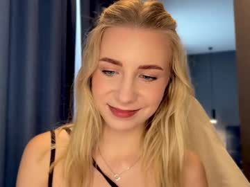 Valeria_Shydreamer Chaturbate stream image from June 22, 2025