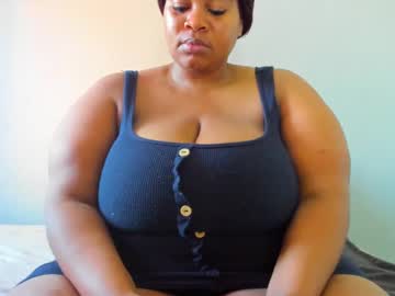 Thickleeyanax Chaturbate stream image from June 22, 2025