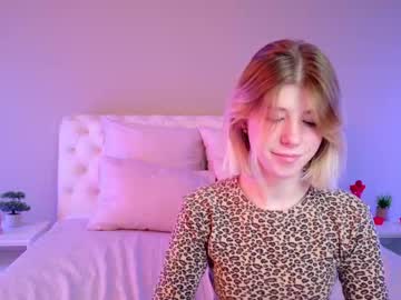 Bella_Amoury Chaturbate stream image from June 22, 2025
