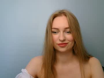 Dollybooom Chaturbate stream image from June 22, 2025