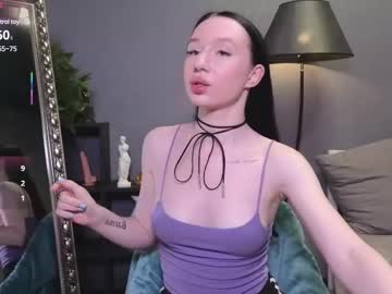 Elowstar Chaturbate stream image from June 22, 2025