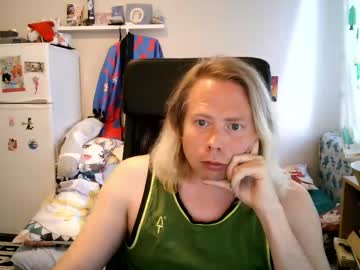 Denpasan Chaturbate stream image from June 22, 2025