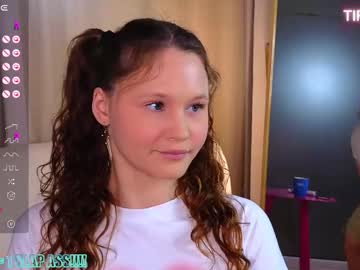 Ameliroyse Chaturbate stream image from June 22, 2025