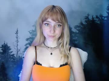 Luciacam20 Chaturbate stream image from June 22, 2025