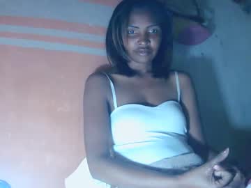 Mariah586 Chaturbate stream image from June 22, 2025