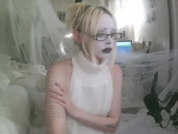 Bl0odsyring3 Chaturbate stream image from June 22, 2025