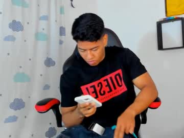 Bradhadman Chaturbate stream image from June 22, 2025