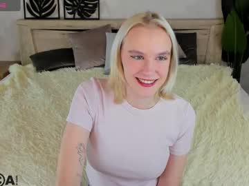 Carolin_Miller Chaturbate stream image from June 23, 2025