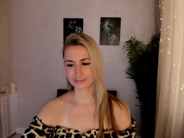 Goldenlighte Chaturbate stream image from June 23, 2025
