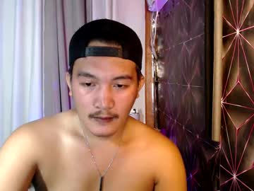 Hunkylloyd Chaturbate stream image from June 23, 2025
