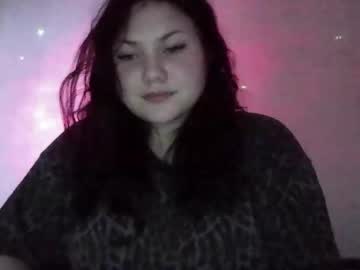 Kinderowi Chaturbate stream image from June 23, 2025