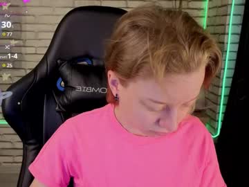 Michelle_Blond Chaturbate stream image from June 23, 2025