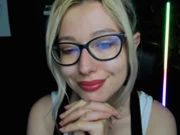 Heidi_Pleasure Chaturbate stream image from June 23, 2025