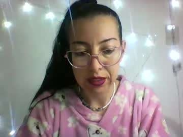 Reginatorresoficial Chaturbate stream image from June 23, 2025