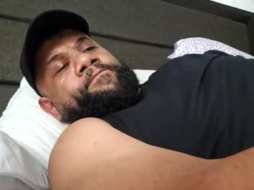 Aumassguy Chaturbate stream image from June 23, 2025