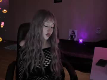 Whitekitsu Chaturbate stream image from June 23, 2025