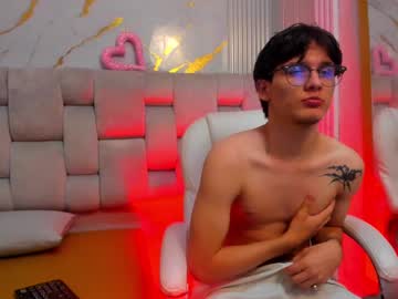 Oliver_Big19 Chaturbate stream image from June 23, 2025