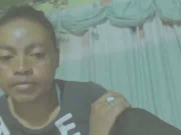 Carinesexy69 Chaturbate stream image from June 23, 2025