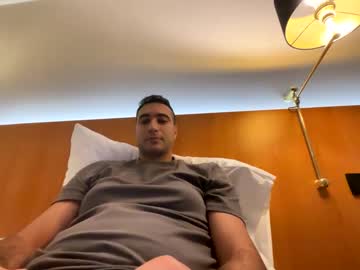 Ragnearyou Chaturbate stream image from June 23, 2025