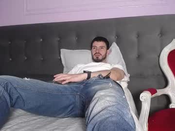 Liamluxe Chaturbate stream image from June 23, 2025