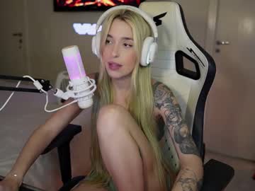 Mandyyvega Chaturbate stream image from June 23, 2025