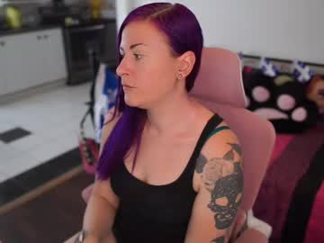 Gennyrock Chaturbate stream image from June 23, 2025