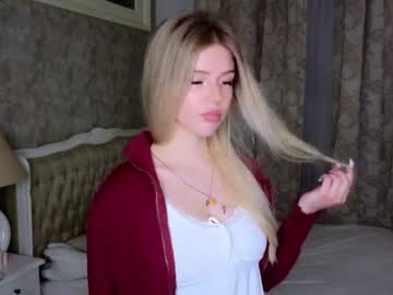 Kisss_Kisss Chaturbate stream image from June 23, 2025