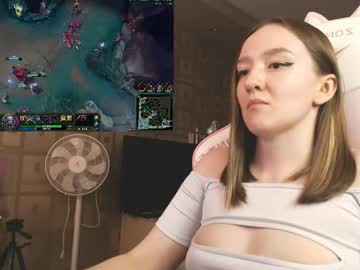 Moonlish_Siren Chaturbate stream image from June 23, 2025