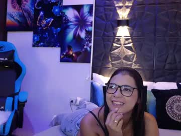 Graceymilf999 Chaturbate stream image from June 24, 2025