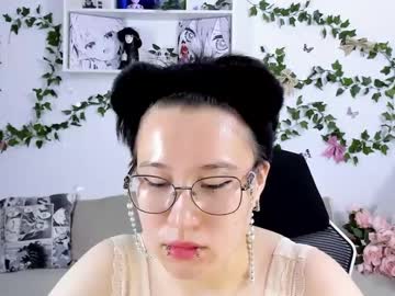 Eileenwee Chaturbate stream image from June 24, 2025