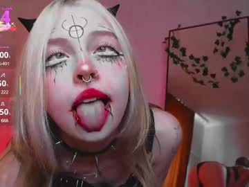 Leiladwight Chaturbate stream image from June 24, 2025