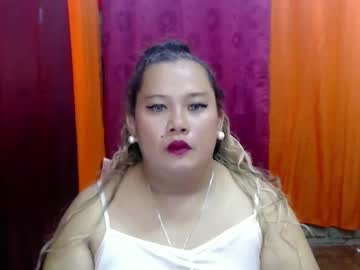 Prettylelanie Chaturbate stream image from June 24, 2025