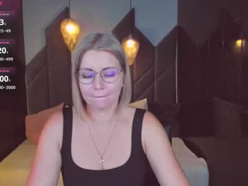 Annielight Chaturbate stream image from June 24, 2025