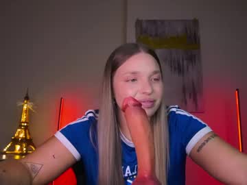 Viollasinzz Chaturbate stream image from June 24, 2025