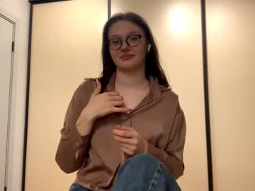 Catebolyard Chaturbate stream image from June 24, 2025