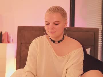 Likaaberry Chaturbate stream image from June 24, 2025