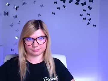 Molly_Moree Chaturbate stream image from June 24, 2025