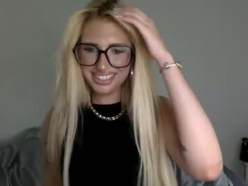 Sophieeexx Chaturbate stream image from June 24, 2025