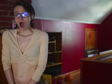 Elfenemma Chaturbate stream image from June 24, 2025
