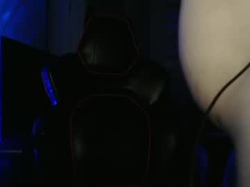 Cracklyric Chaturbate stream image from June 24, 2025
