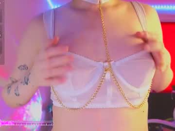 Moon_Avengers Chaturbate stream image from June 24, 2025